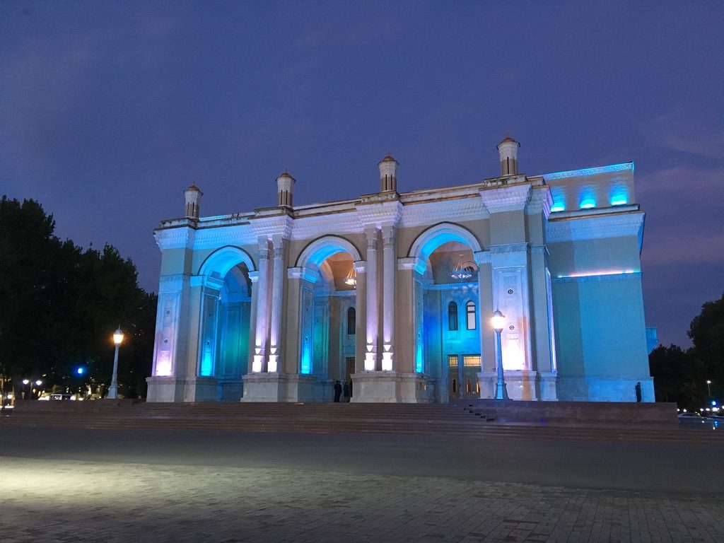 ウズベキスタン　ナヴォイ劇場