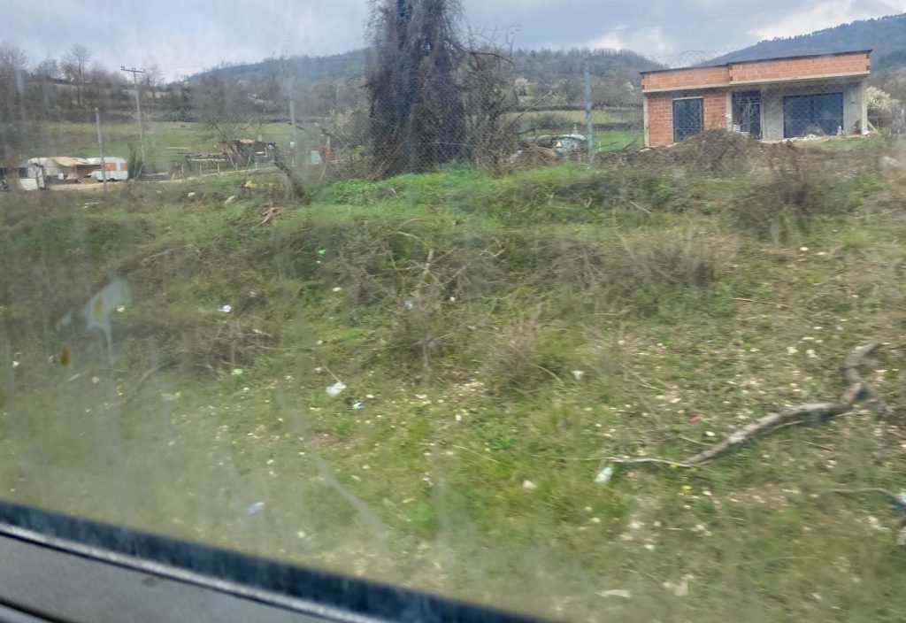 北マケドニア　バス車窓